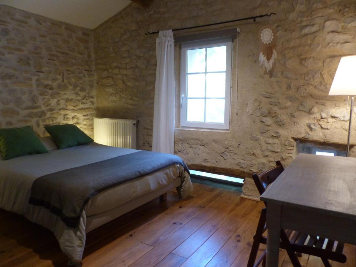 Malia - Chambres D'Hotes & Gite Barret-de-Lioure エクステリア 写真