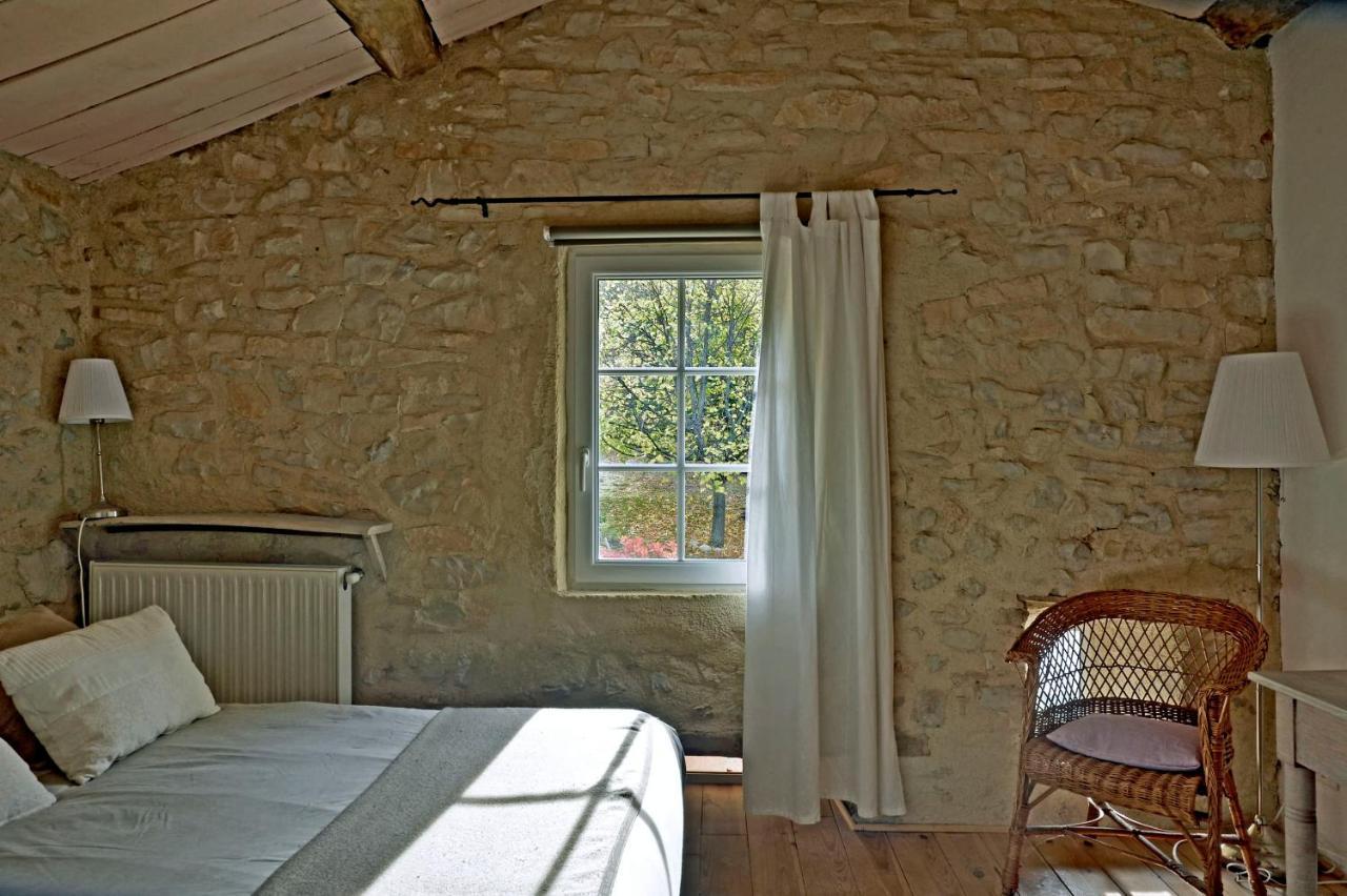 Malia - Chambres D'Hotes & Gite Barret-de-Lioure エクステリア 写真