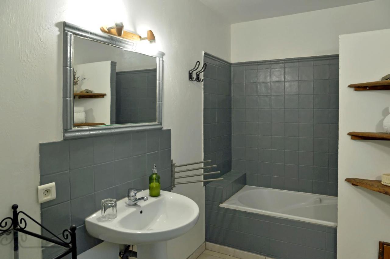 Malia - Chambres D'Hotes & Gite Barret-de-Lioure エクステリア 写真