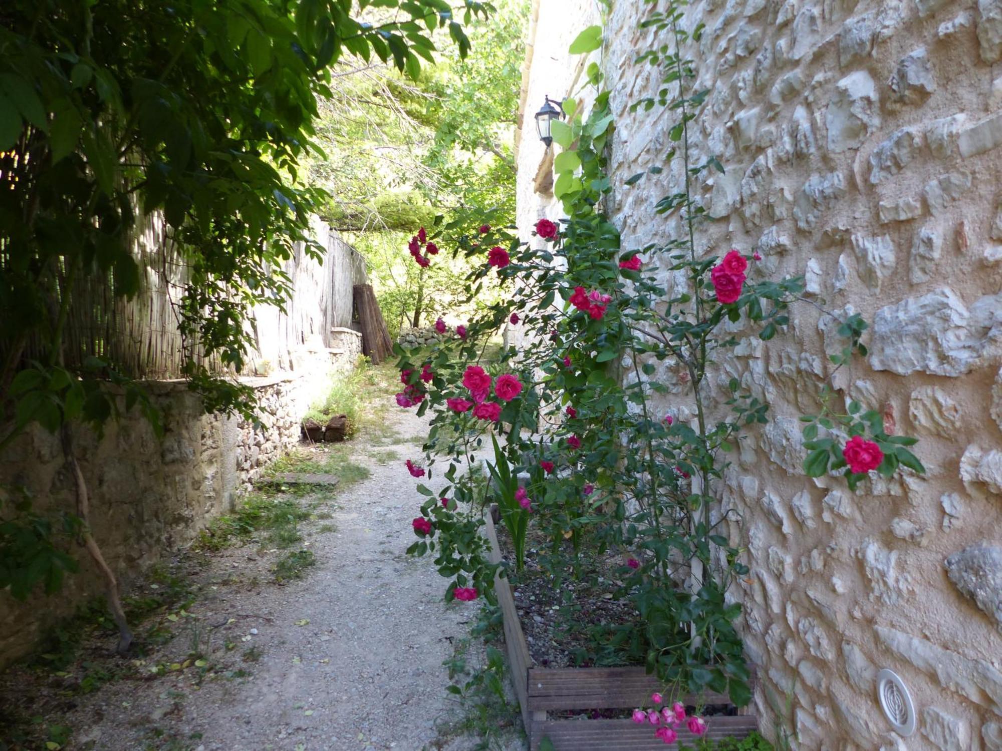 Malia - Chambres D'Hotes & Gite Barret-de-Lioure エクステリア 写真